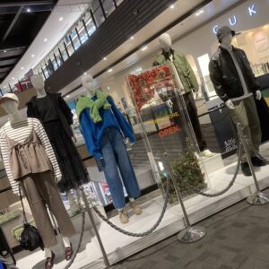 商業施設の花装飾（千葉県幕張市）＊代理店様ご依頼